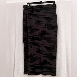 Sanctuary brand camouflage print skirt size small